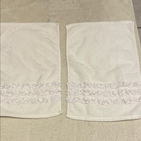 Simply Shabby Chic Ruffled Hand Towels - Picture 2 of 6